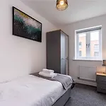 Saxelbye House - Cosy 3 Bed Home Near City Centre